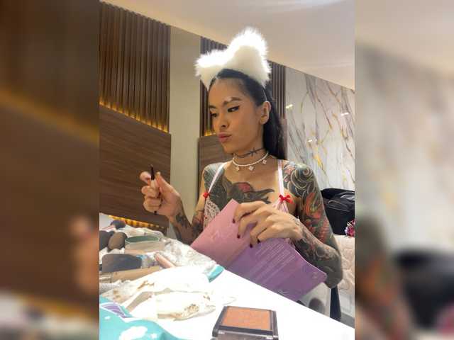 EmmaaFoster live cam on BongaCams