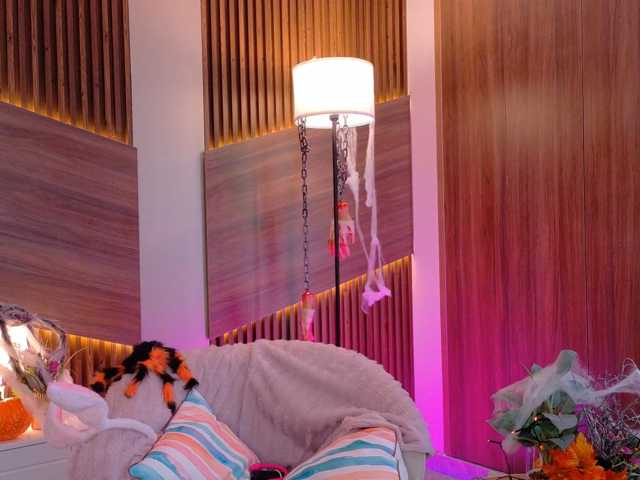 EmmaaFoster live cam on BongaCams