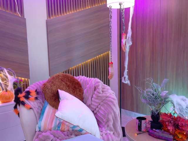 EmmaaFoster, live now on BongaCams