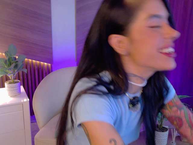 EmmaaFoster live cam on BongaCams