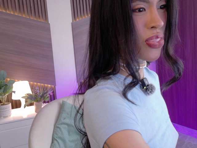 EmmaaFoster live cam on BongaCams