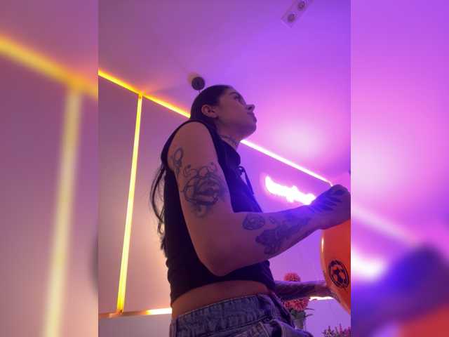EmmaaFoster live cam on BongaCams