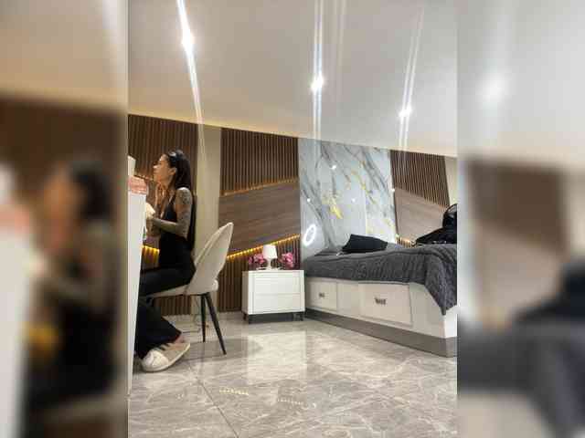 EmmaaFoster Live Webcam on BongaCams
