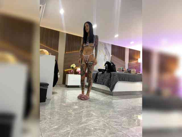 EmmaaFoster Live Webcam on BongaCams