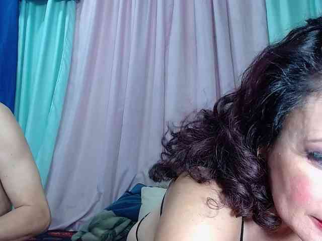 DonatelaHotCouple webcam