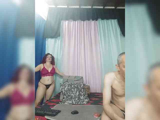 Modelo: DonatelaHotCouple