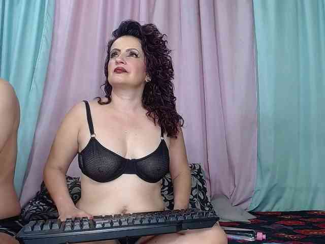 DonatelaHotCouple webcam