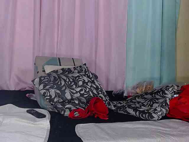 DonatelaHotCouple webcam
