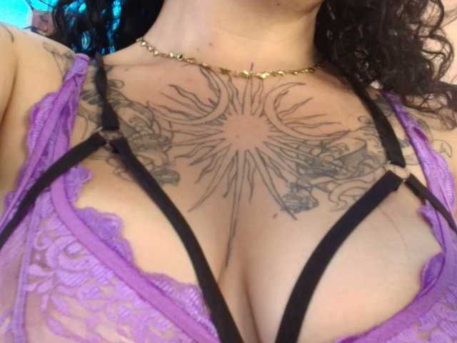 Amber-Roussexx live cam on BongaCams