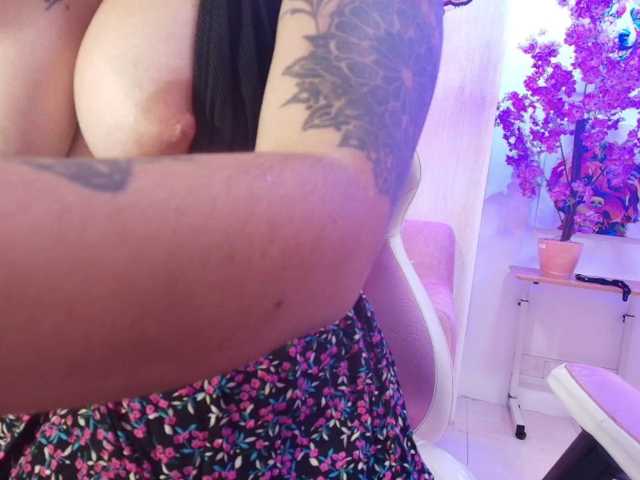 Amber-Roussexx live cam preview