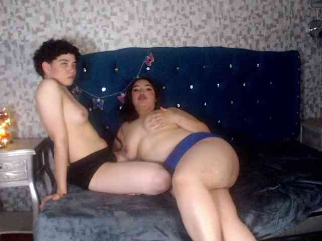 MeganAndRachelBlack webcam