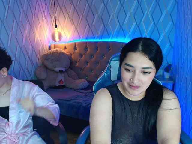 MeganAndRachelBlack webcam