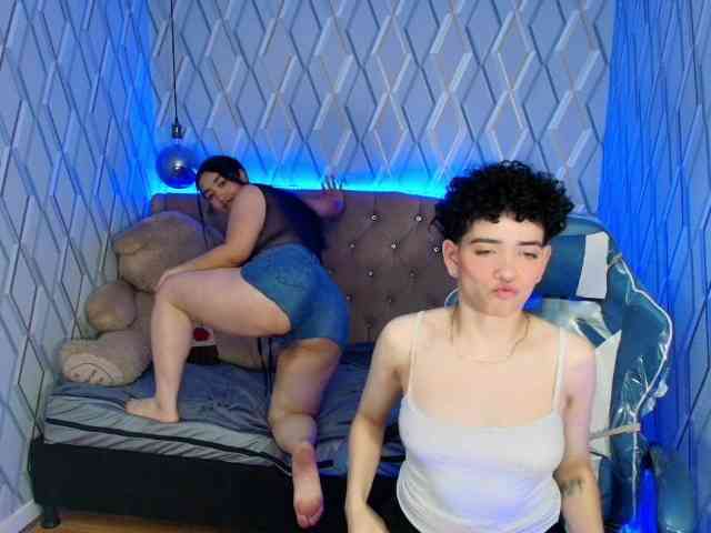 MeganAndRachelBlack webcam