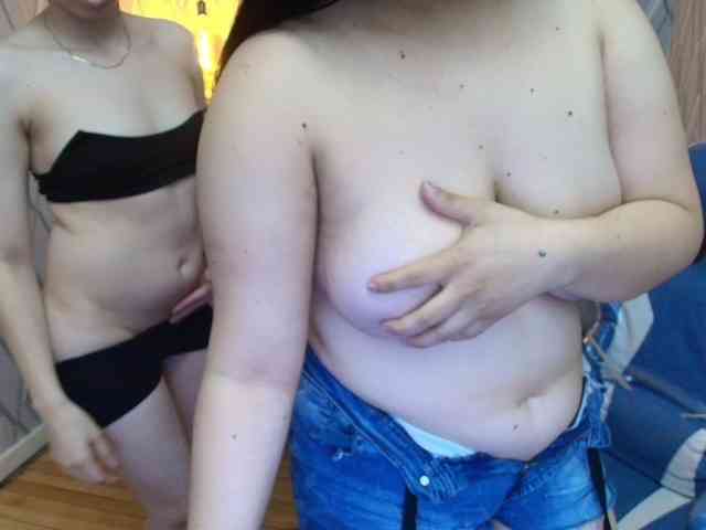 MeganAndRachelBlack webcam