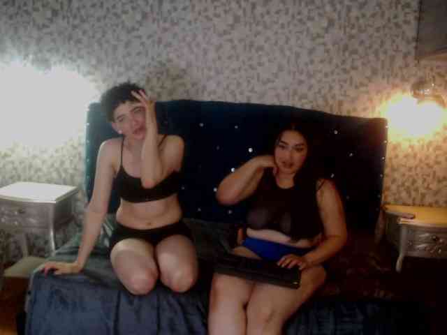 MeganAndRachelBlack webcam