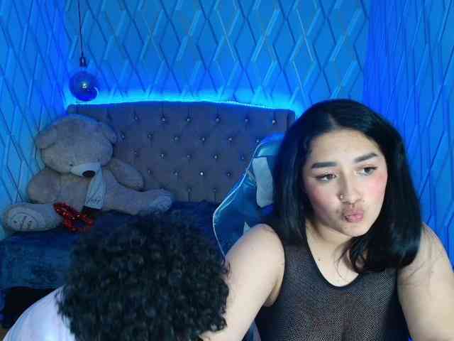 MeganAndRachelBlack webcam