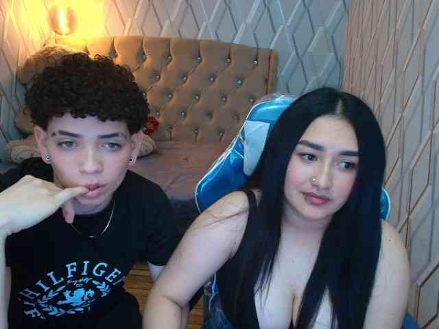 MeganAndRachelBlack webcam