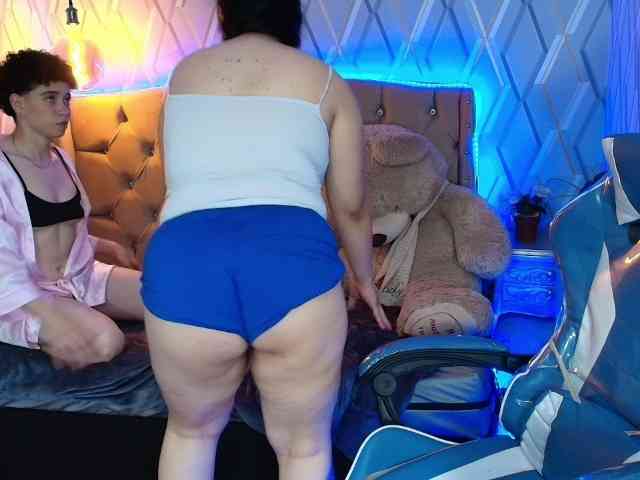 MeganAndRachelBlack webcam