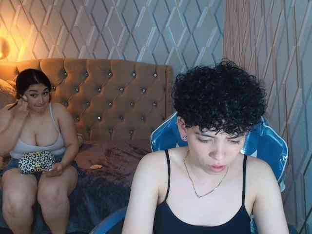MeganAndRachelBlack webcam