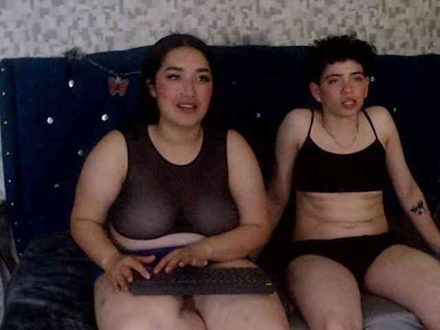 MeganAndRachelBlack webcam