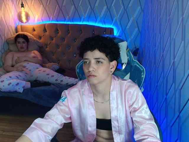 MeganAndRachelBlack webcam