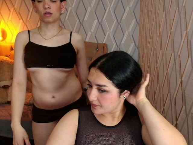 MeganAndRachelBlack webcam