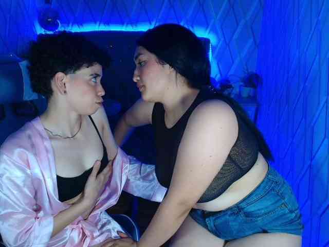 MeganAndRachelBlack webcam