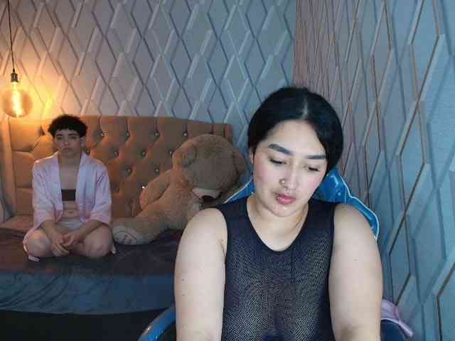 MeganAndRachelBlack webcam