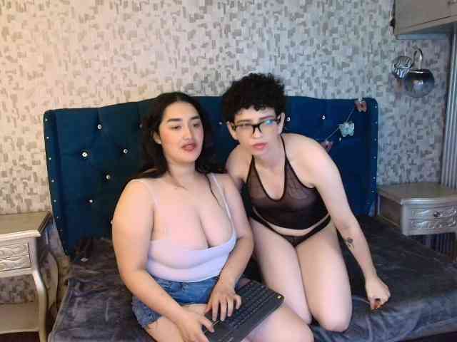 MeganAndRachelBlack webcam