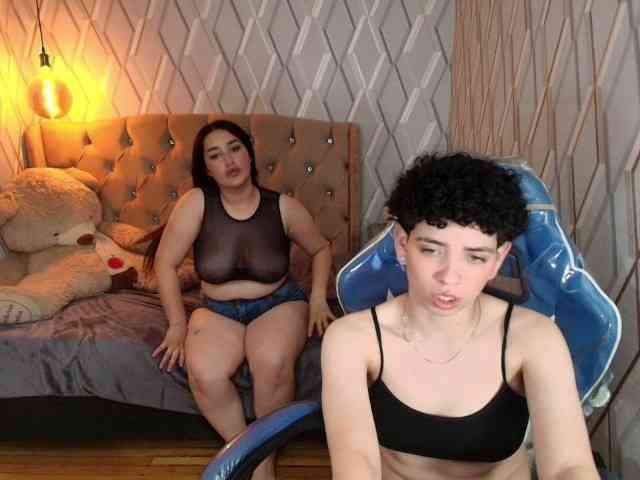 MeganAndRachelBlack webcam