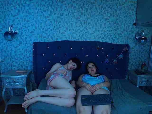 MeganAndRachelBlack webcam