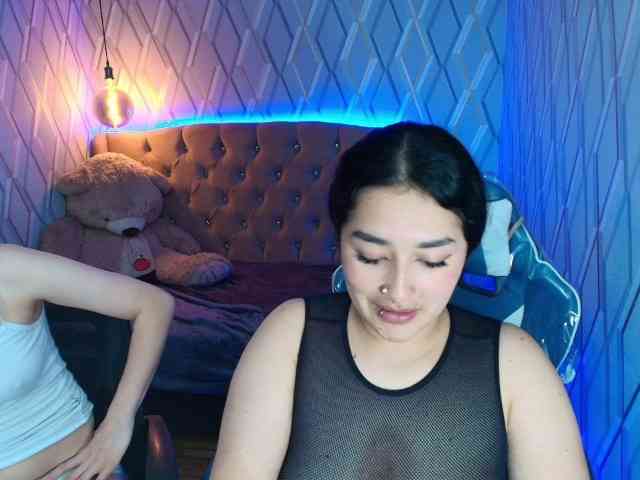 MeganAndRachelBlack webcam