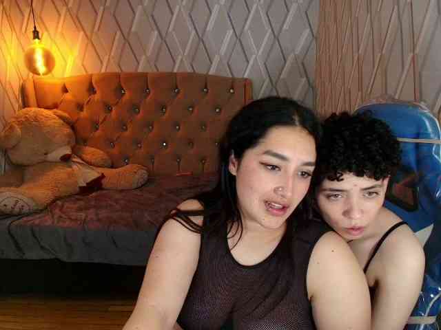MeganAndRachelBlack webcam
