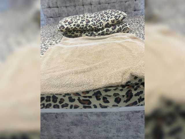 le modèle Audrey2000 est en webcam porno dans un show sur le site bongacams, il possède les tags suivants: White/Caucasian,Brunette,Shaved
