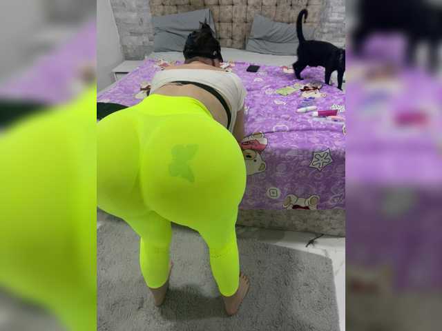 Audrey2000 live cam on BongaCams