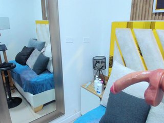 Luna-Naughty1 Porn Show