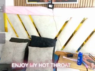 Luna-Naughty1