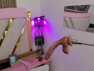 Luna-Naughty1 Porn Show
