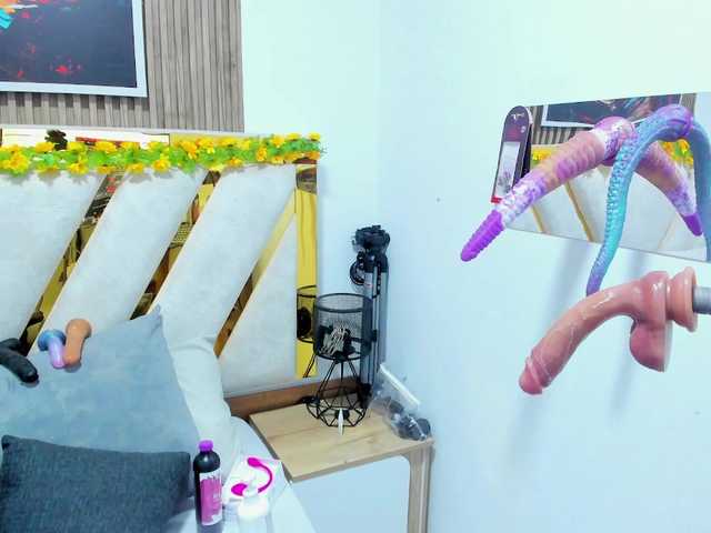 Luna-Naughty1 live cam on BongaCams