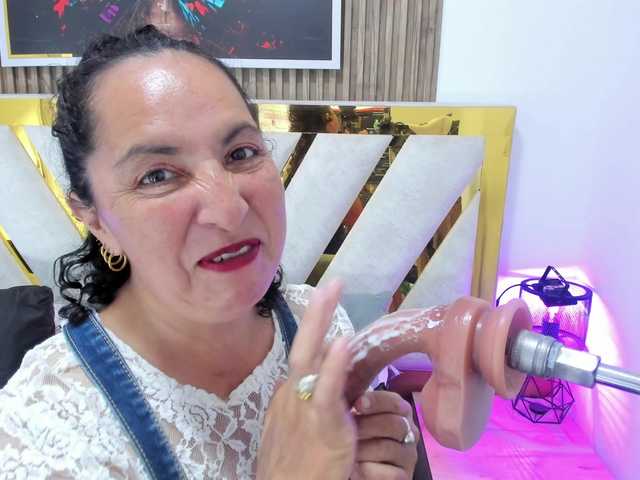 Luna-Naughty1 live cam on BongaCams