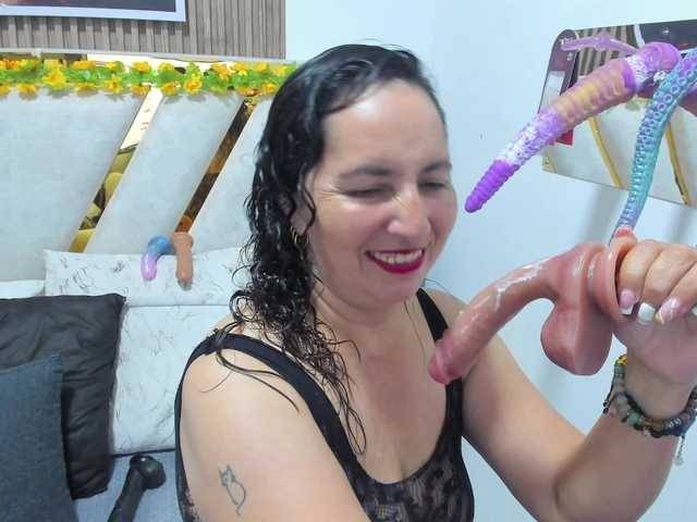 Luna-Naughty1 live cam on BongaCams
