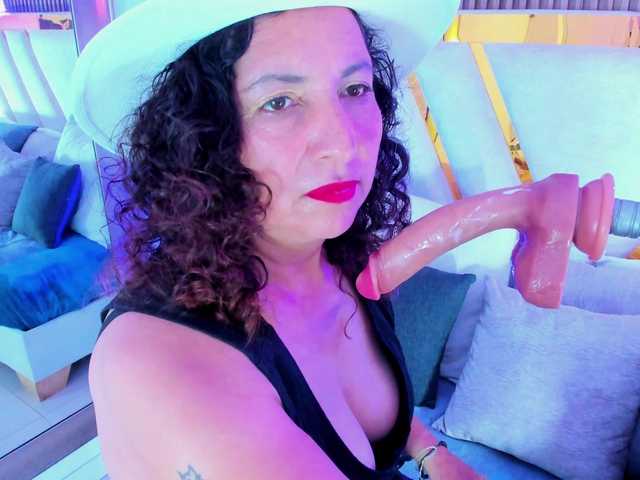 Luna-Naughty1