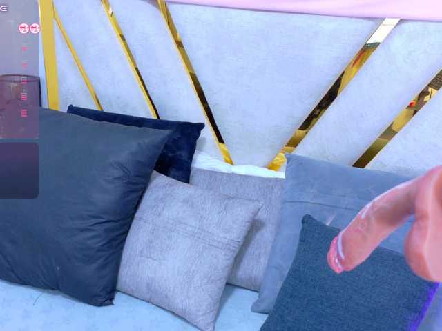 Luna-Naughty1 live cam preview