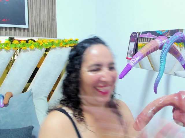 Luna-Naughty1 live cam on BongaCams