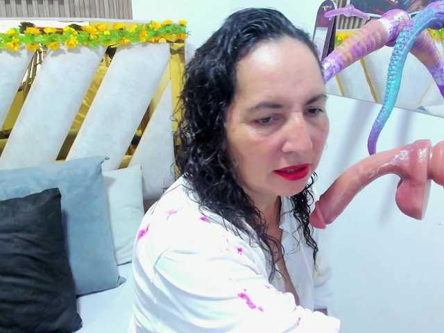 Luna-Naughty1 live cam on BongaCams
