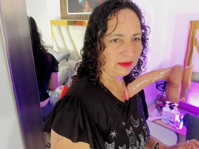 Luna-Naughty1 live cam on BongaCams