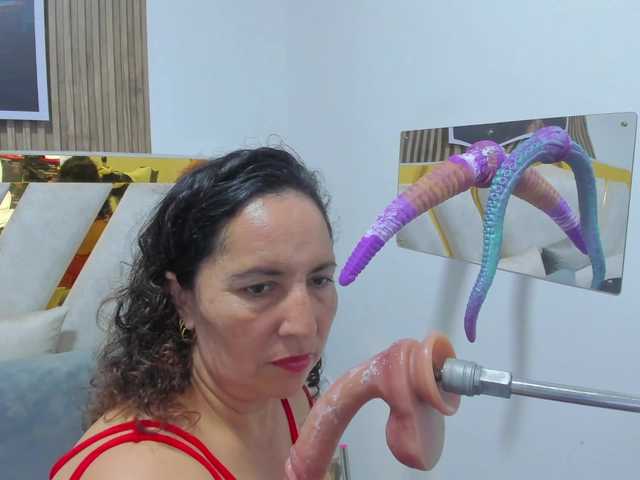 Luna-Naughty1 live cam on BongaCams