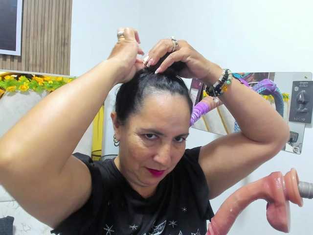 Luna-Naughty1 live cam on BongaCams
