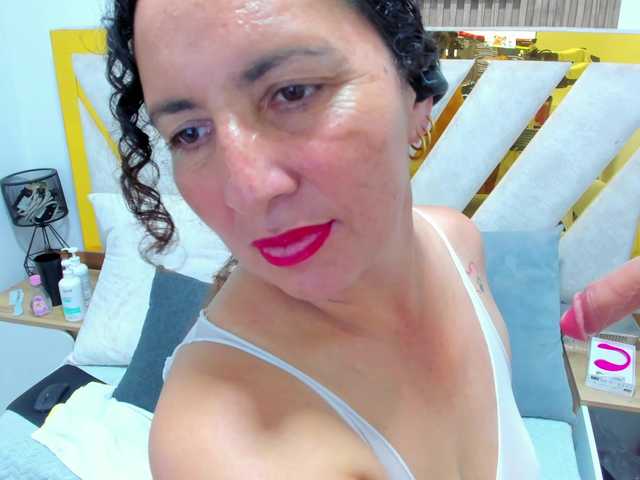 Luna-Naughty1 live webcam show