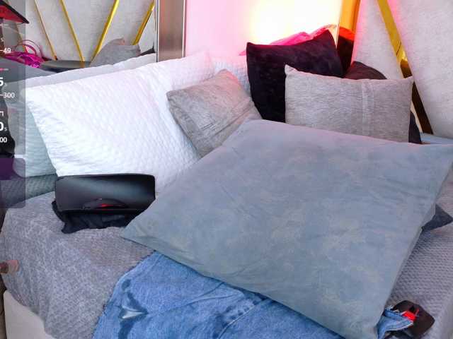 Luna-Naughty1, en directo ahora en BongaCams